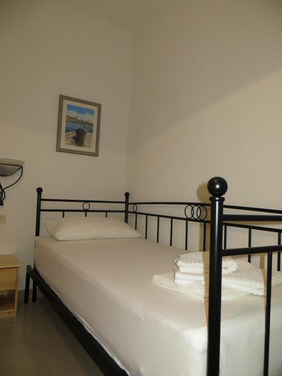 Apartments Lucija Brela Habitación foto